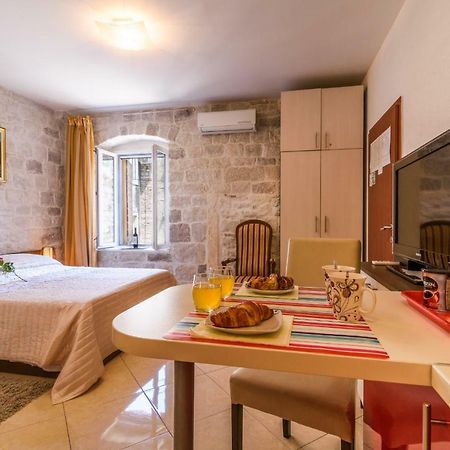 Apartments Dora -Free Parking Trogir Zewnętrze zdjęcie