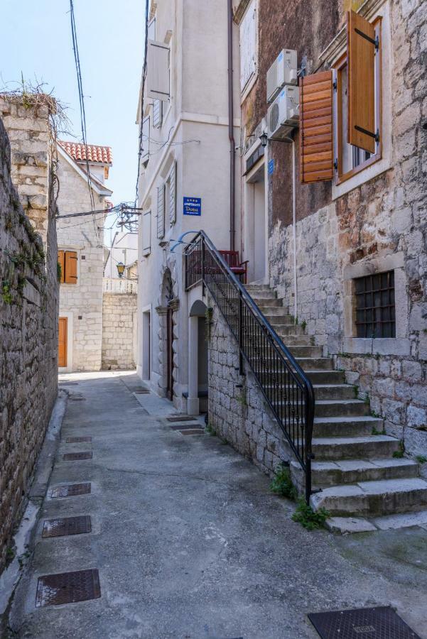 Apartments Dora -Free Parking Trogir Zewnętrze zdjęcie