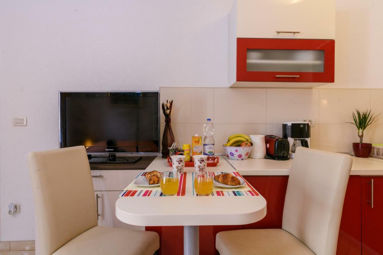Apartments Dora -Free Parking Trogir Zewnętrze zdjęcie